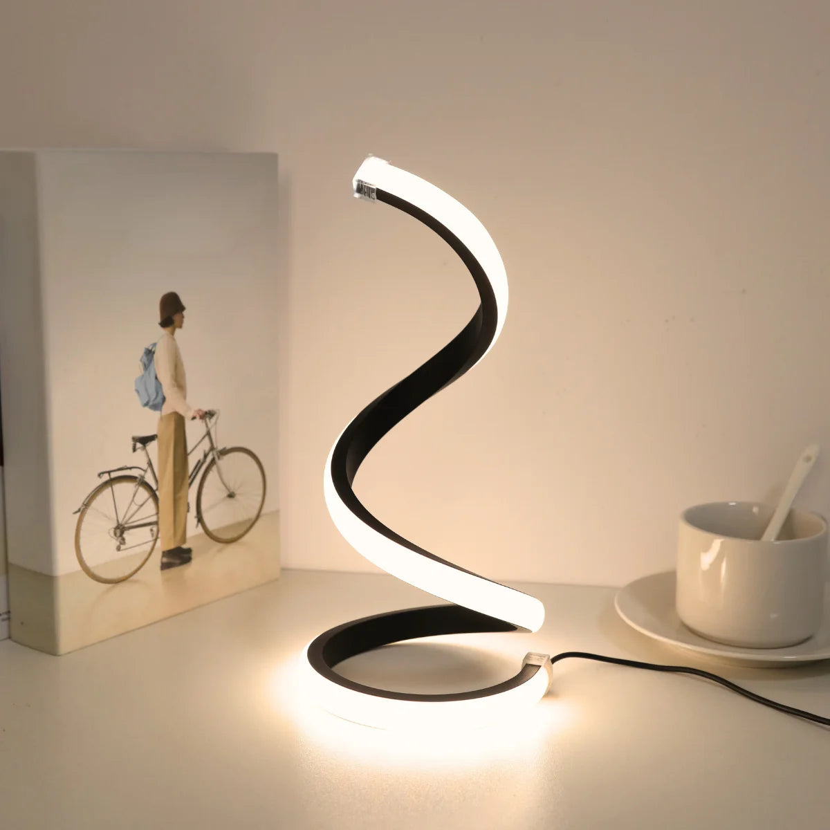 Lampe de salon à poser moderne